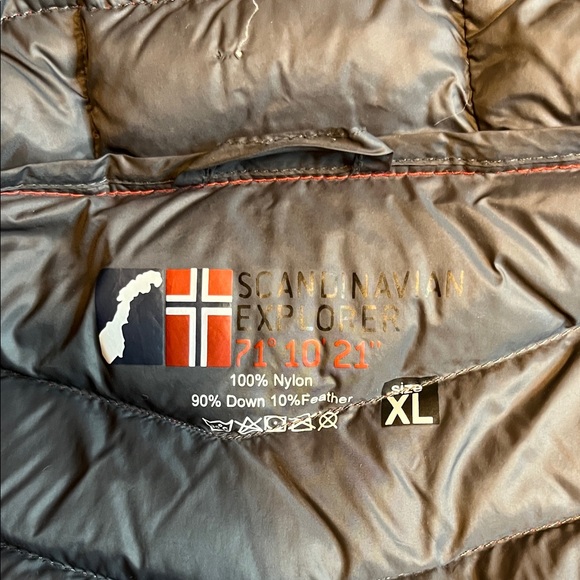 Scandinavian Explorer Down Puffer Jacket, hooded, red w/black details, size XL - Picture 10 of 12